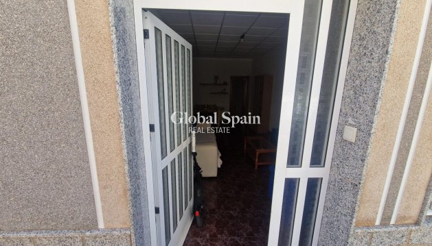 HOUSE - Resale - TORREVIEJA -
                Torrevieja