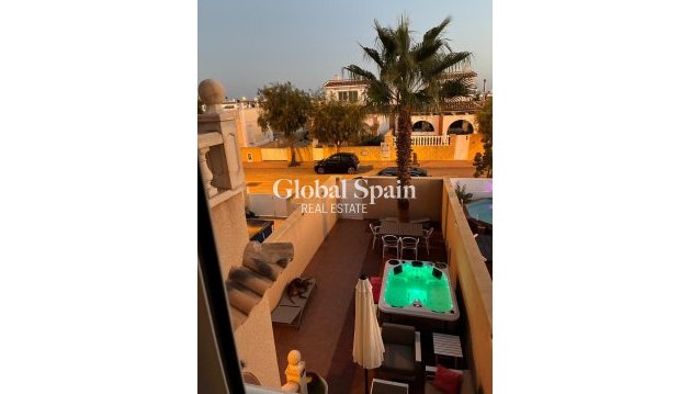 HUIS - Wederverkoop - AVILESES -
                Jerónimo Y Avileses