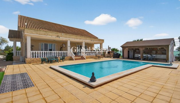 HUIS - Wederverkoop - CREVILLENTE -
                CREVILLENTE