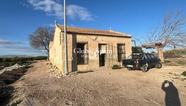 HUIS - Wederverkoop -
                DAYA NUEVA - GSR-58813