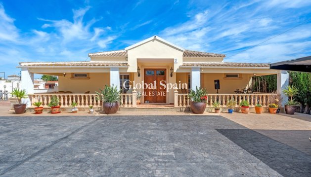 HUIS - Wederverkoop - HEREDADES -
                Costa Blanca