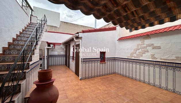 HUIS - Wederverkoop - JACARILLA -
                Jacarilla