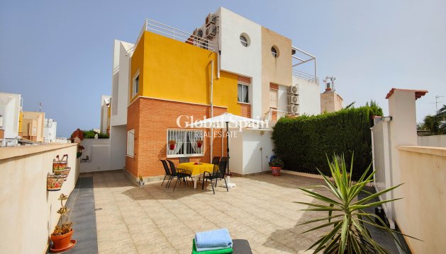 HUIS - Wederverkoop - ORIHUELA COSTA -
                Costa Blanca