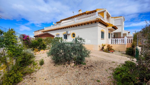 HUIS - Wederverkoop - ORIHUELA COSTA -
                Costa Blanca