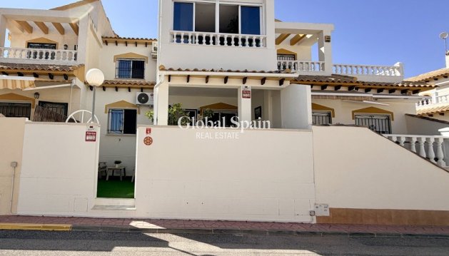 HUIS - Wederverkoop - ORIHUELA COSTA -
                Costa Blanca