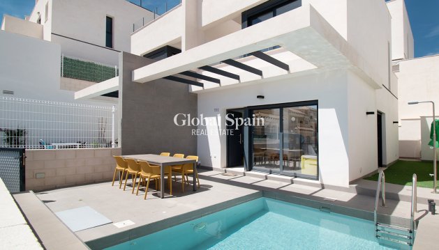 HUIS - Wederverkoop -
                ORIHUELA COSTA - GSR-27307