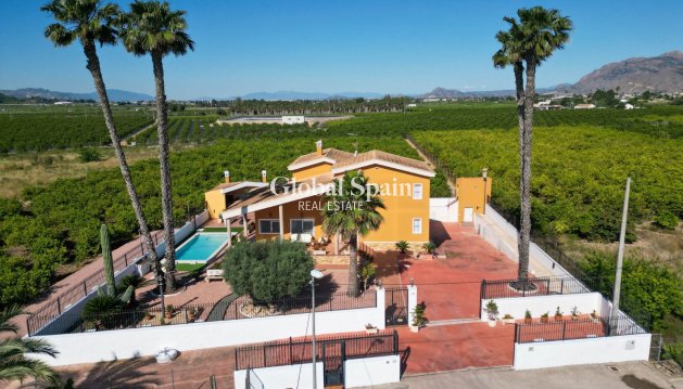 HUIS - Wederverkoop - ORIHUELA -
                Inland