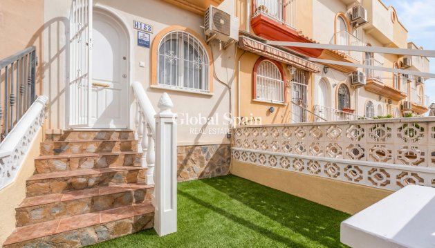 HUIS - Wederverkoop - PLAYA FLAMENCA -
                Costa Blanca