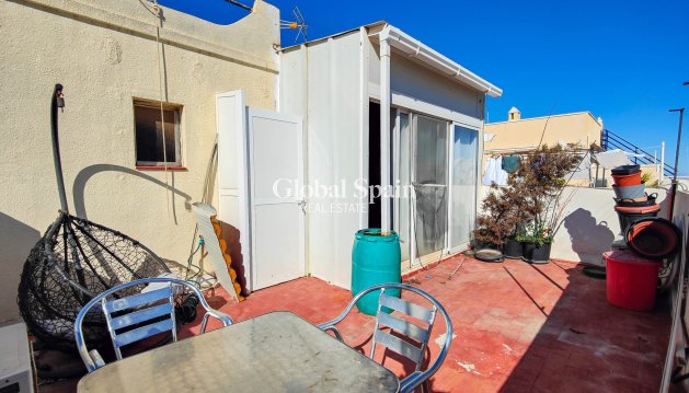 HUIS - Wederverkoop - SAN MIGUEL DE SALINAS -
                Inland