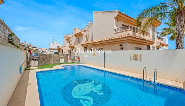 HUIS - Wederverkoop - SAN MIGUEL DE SALINAS -
                Inland