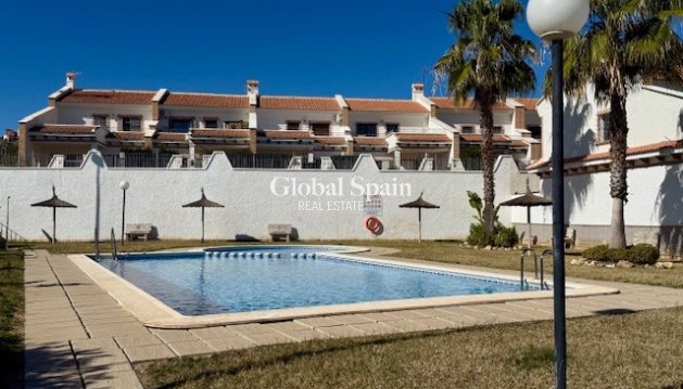 HUIS - Wederverkoop - SAN MIGUEL DE SALINAS -
                Inland