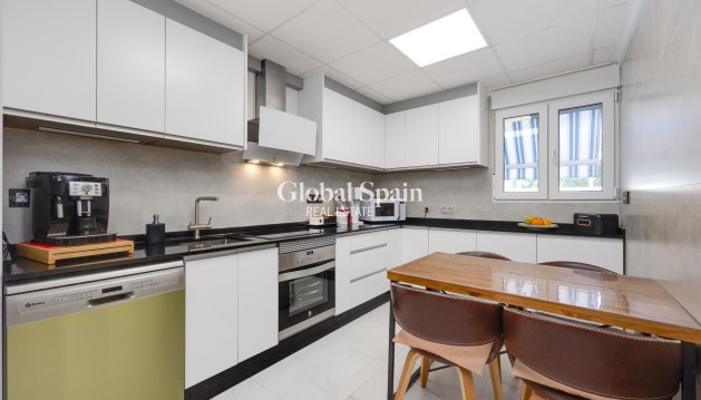 HUIS - Wederverkoop - TORREVIEJA -
                Aguas Nuevas