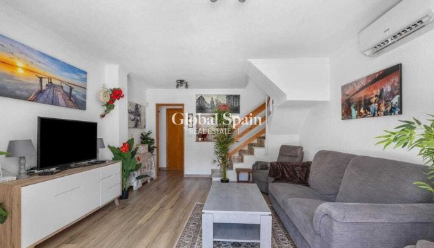 HUIS - Wederverkoop - TORREVIEJA -
                Inland