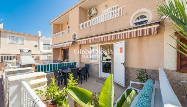 HUIS - Wederverkoop - TORREVIEJA -
                Playa De Los Náufragos