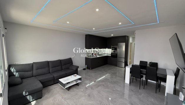HUIS - Wederverkoop - TORREVIEJA -
                Torreta Florida