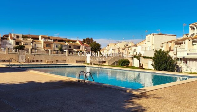 HUIS - Wederverkoop - TORREVIEJA -
                Torrevieja