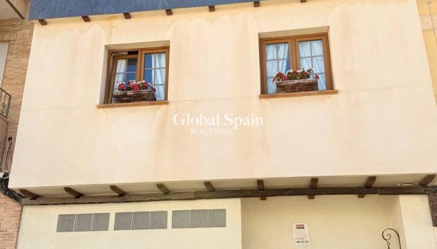 HUIS - Wederverkoop - TORREVIEJA -
                Torrevieja