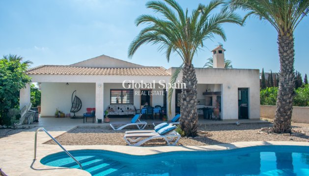 Independent villa - Resale - GUARDAMAR DEL SEGURA -
                EL RASO