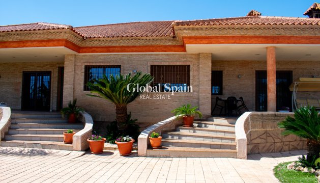 Independent villa - Resale - ORIHUELA -
                El raal