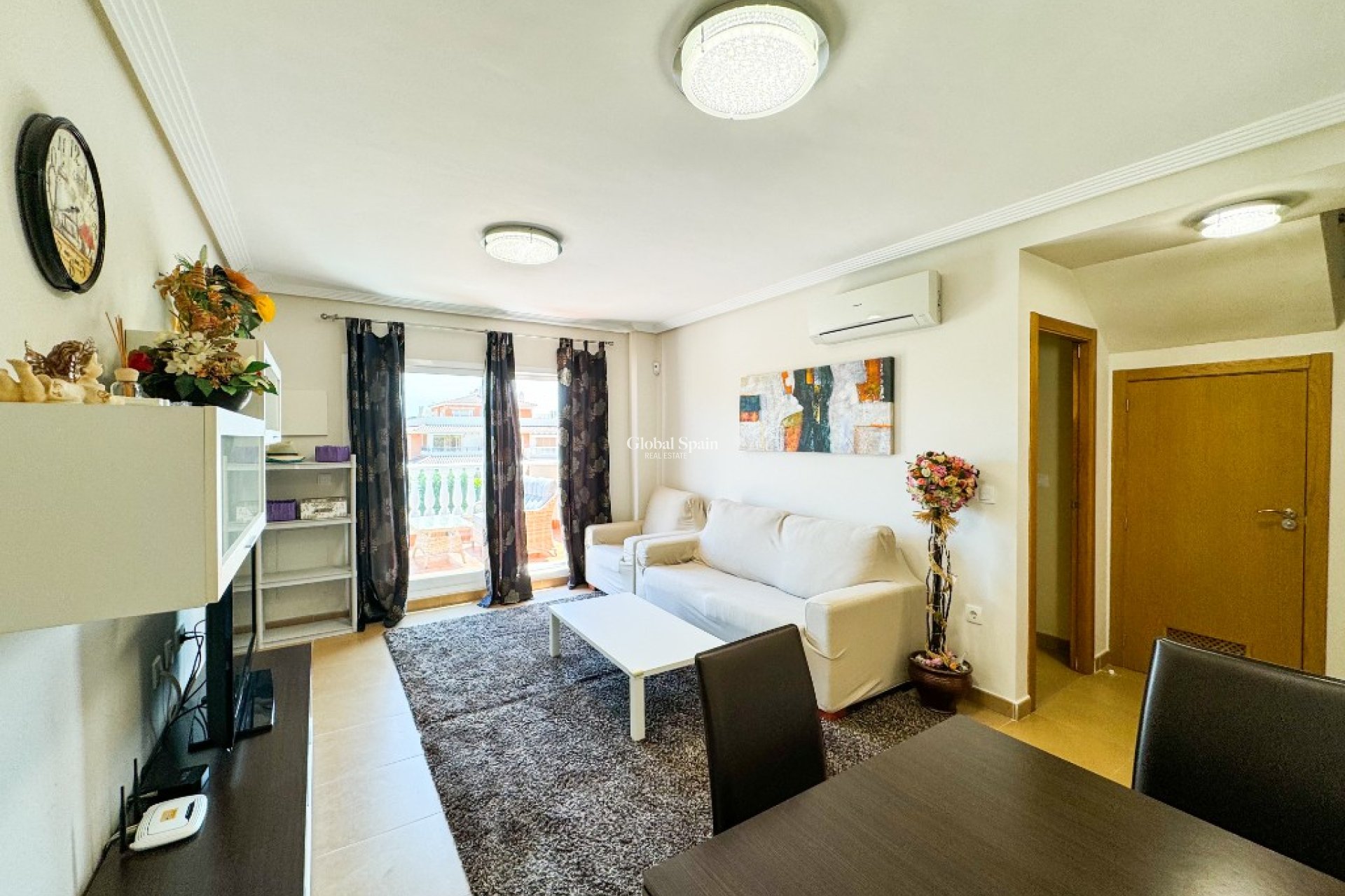 Korte termijn verhuur - Appartement -
PLAYA FLAMENCA - Zeniamar