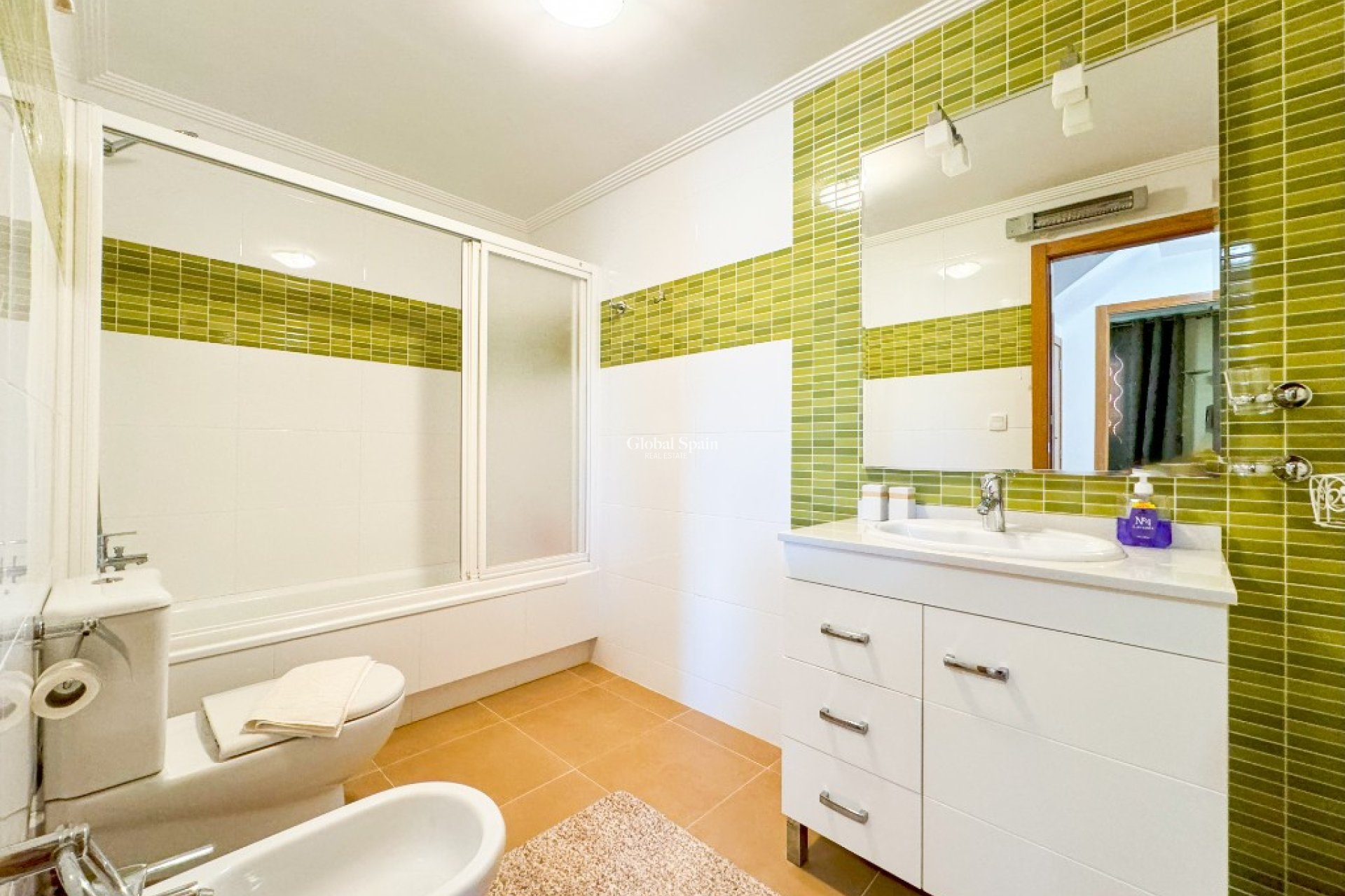 Korte termijn verhuur - Appartement -
PLAYA FLAMENCA - Zeniamar