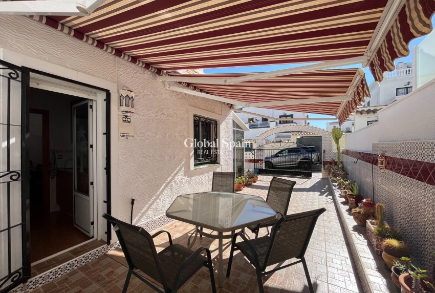 Korte termijn verhuur - VILLA -
ORIHUELA COSTA - Dream Hills