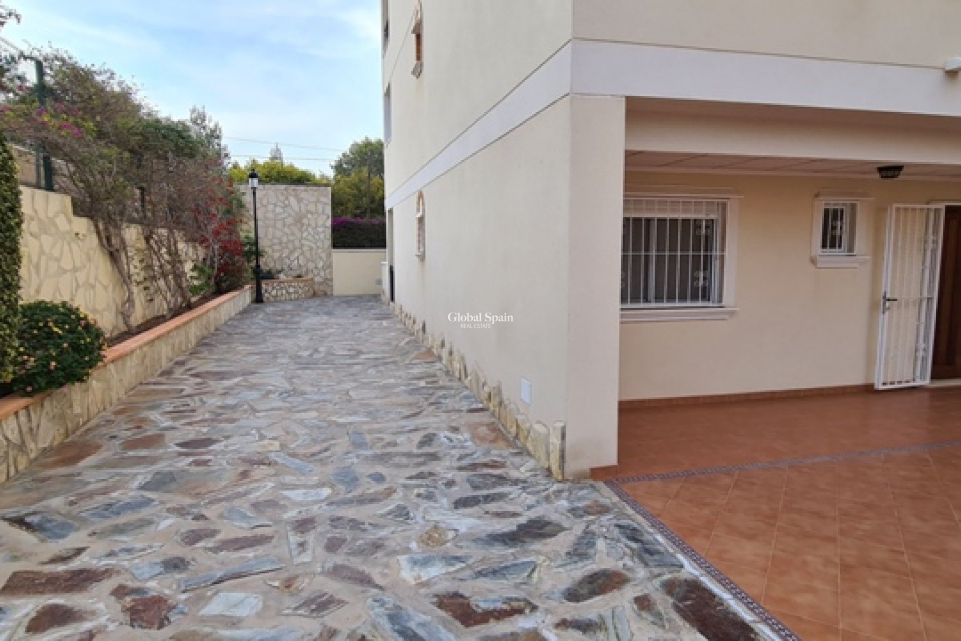 Kurzzeitmiete - WOHNUNG -
CAMPOAMOR