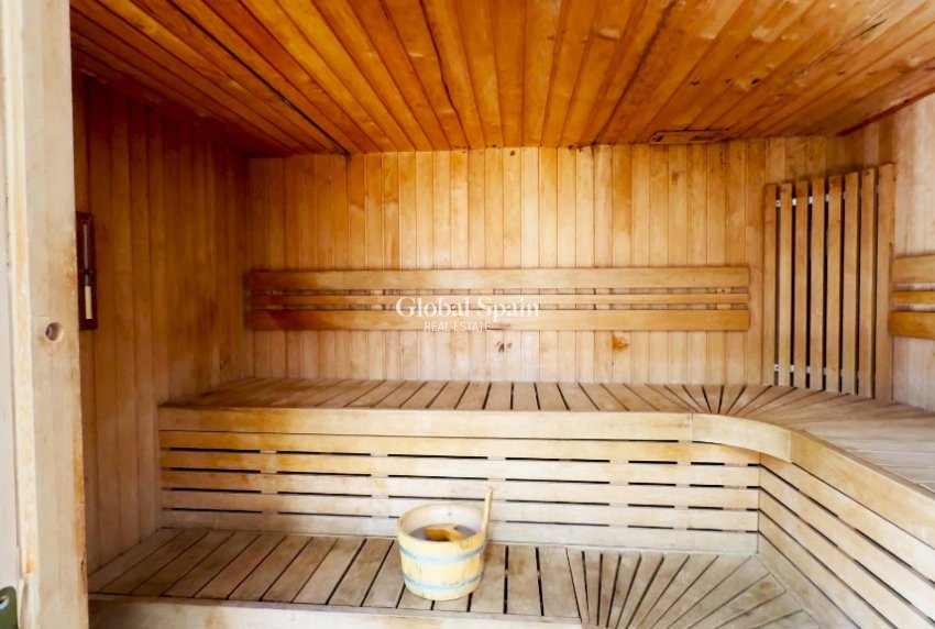 Kurzzeitmiete - Wohnung -
PUNTA PRIMA