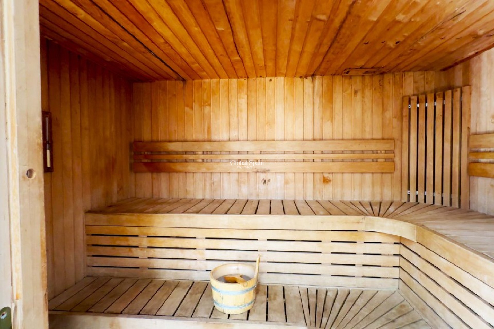 Kurzzeitmiete - Wohnung -
PUNTA PRIMA