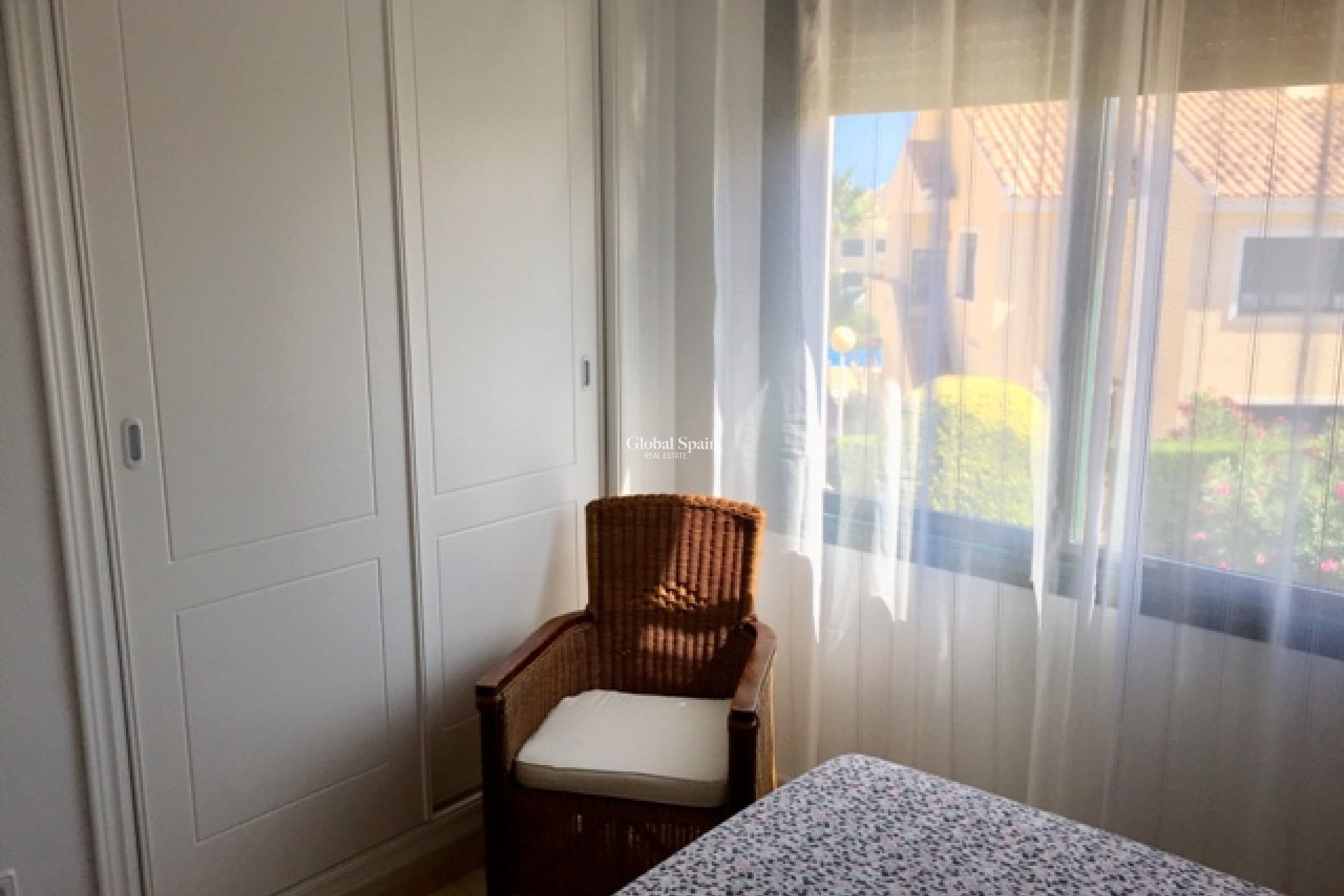 Lange termijn verhuur - APPARTEMENT -
ORIHUELA COSTA - CAMPOAMOR
