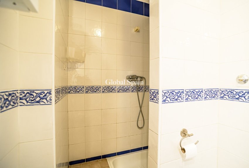 Lange termijn verhuur - Appartement -
ORIHUELA - VILLAMARTÍN