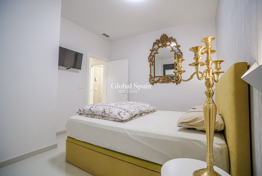 Lange termijn verhuur - APPARTEMENT -
TORREVIEJA - Torrevieja