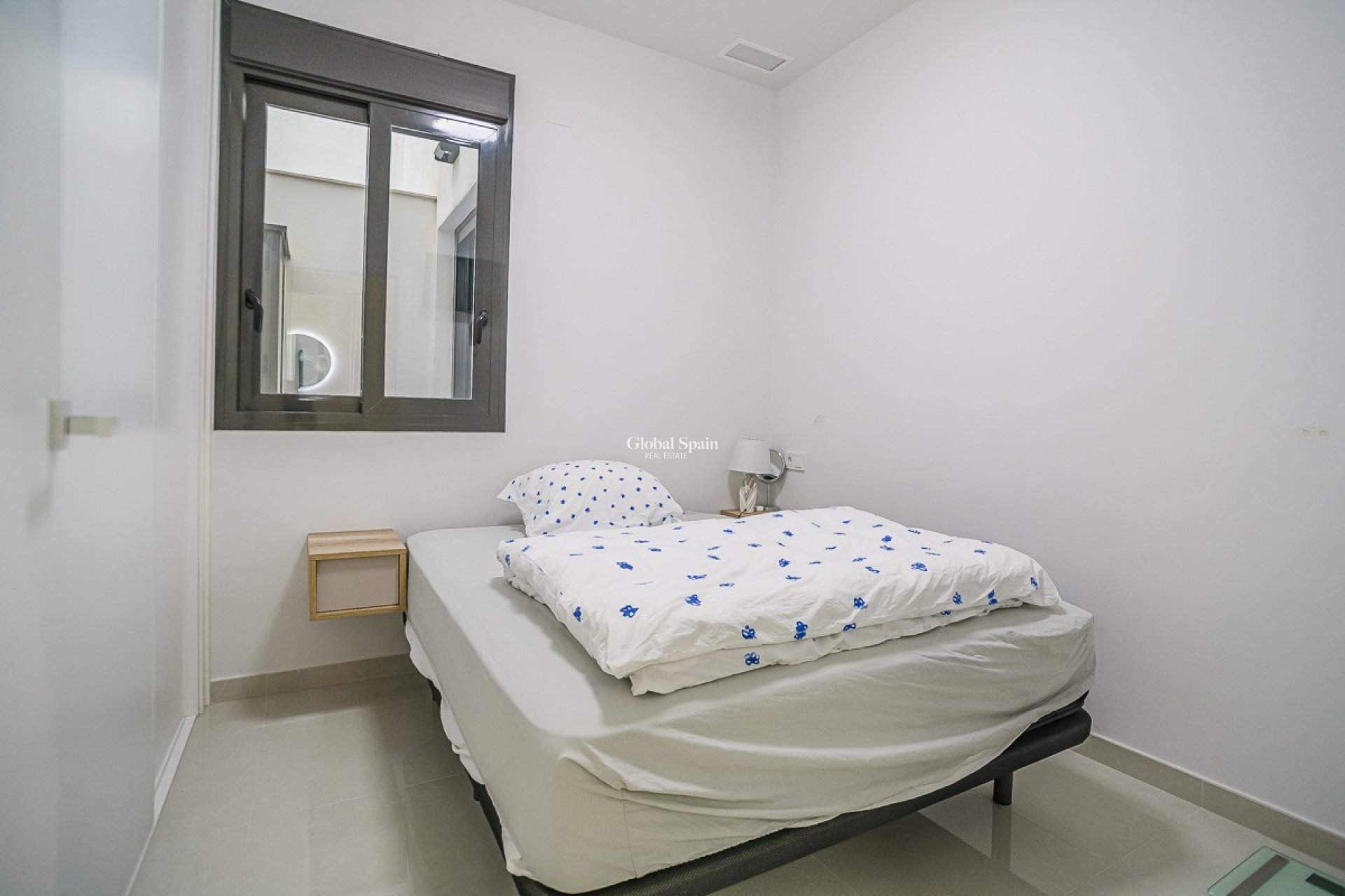 Lange termijn verhuur - APPARTEMENT -
TORREVIEJA - Torrevieja