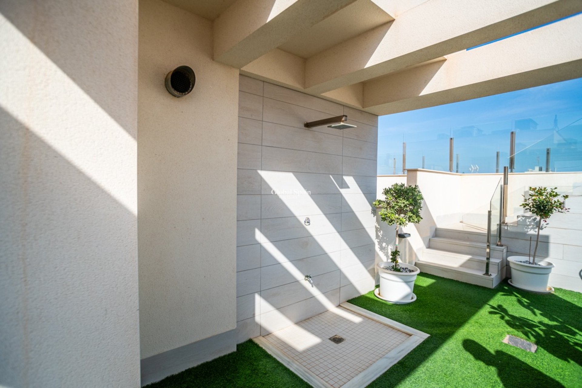 Lange termijn verhuur - APPARTEMENT -
TORREVIEJA - Torrevieja