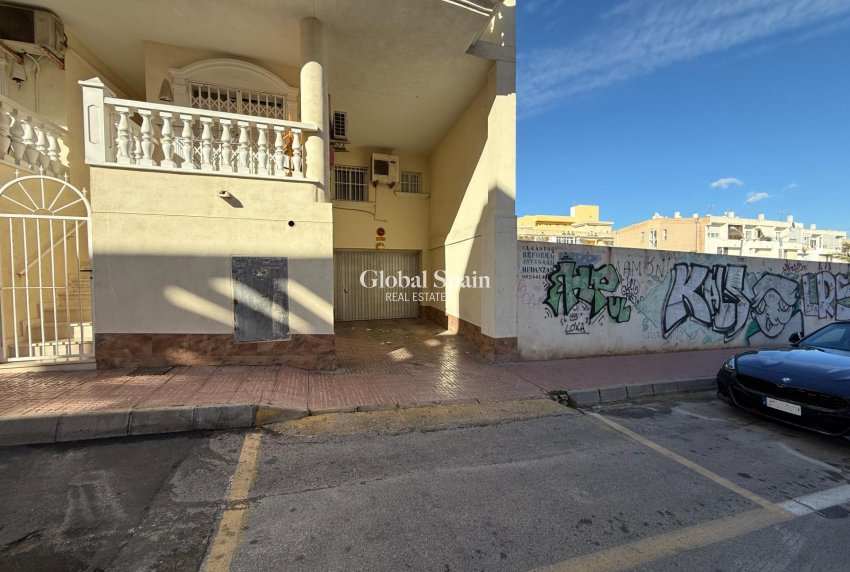 Langzeitmiete - DER PARKPLATZ / GARAGE -
TORREVIEJA - Centro