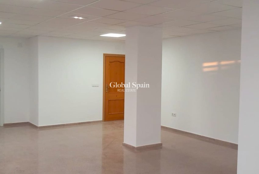 Langzeitmiete - Lokal -
CALLOSA D'EN SARRIÀ - Callosa De Ensarrià
