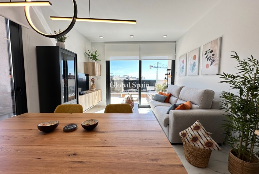 Langzeitmiete - PENTHOUSE -
ORIHUELA COSTA - Playa Flamenca