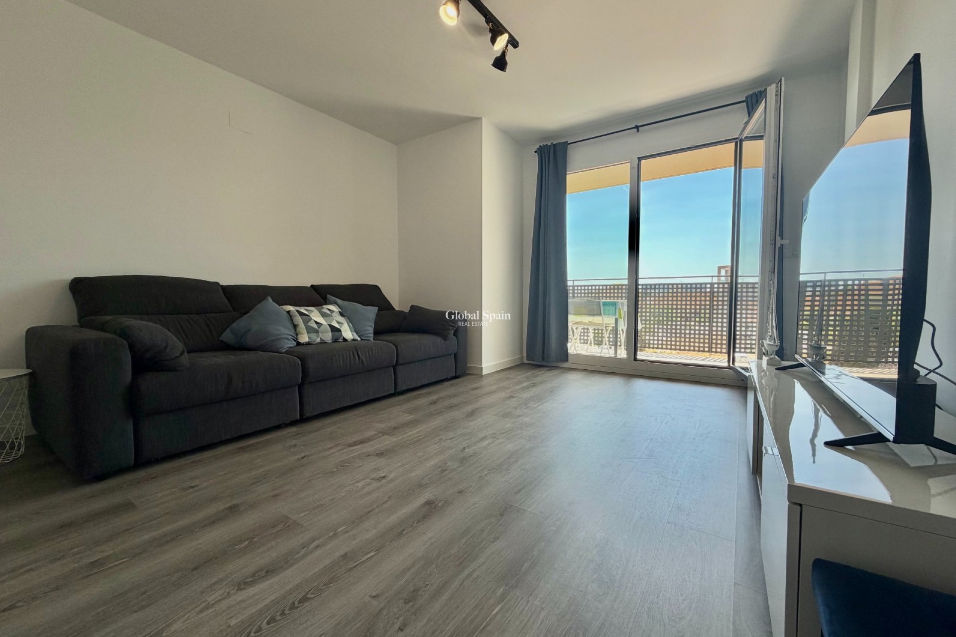 Langzeitmiete - WOHNUNG -
DENIA - Port