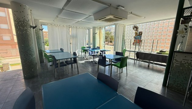 Locale - Revente -
                PILES - LH-45103