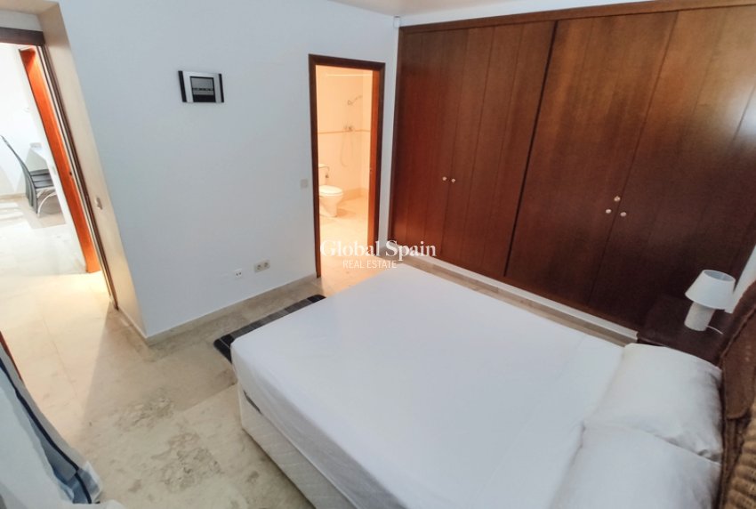 Location à court terme - Appartement -
PUNTA PRIMA - La Entrada