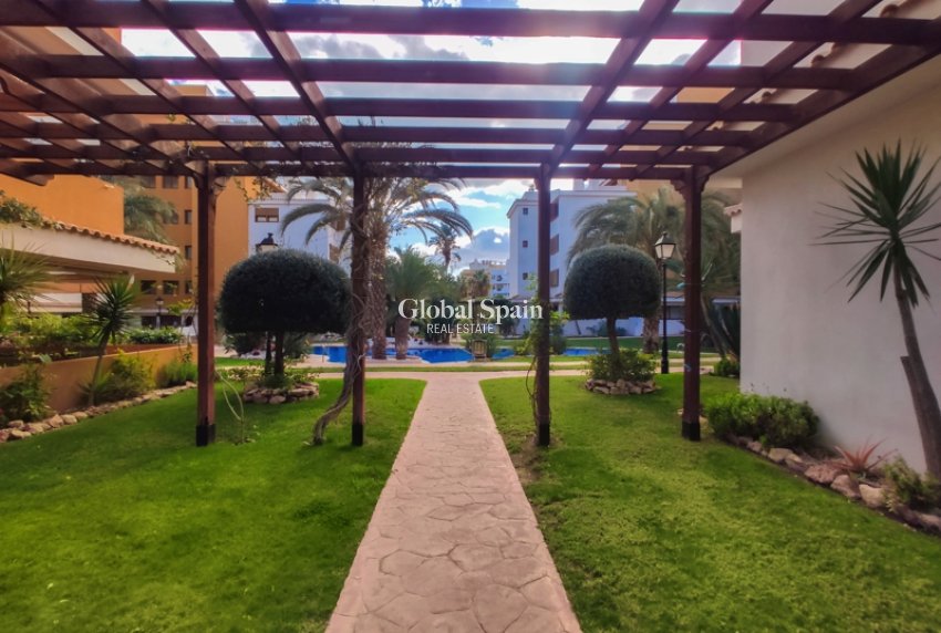 Location à court terme - Appartement -
PUNTA PRIMA - La Entrada