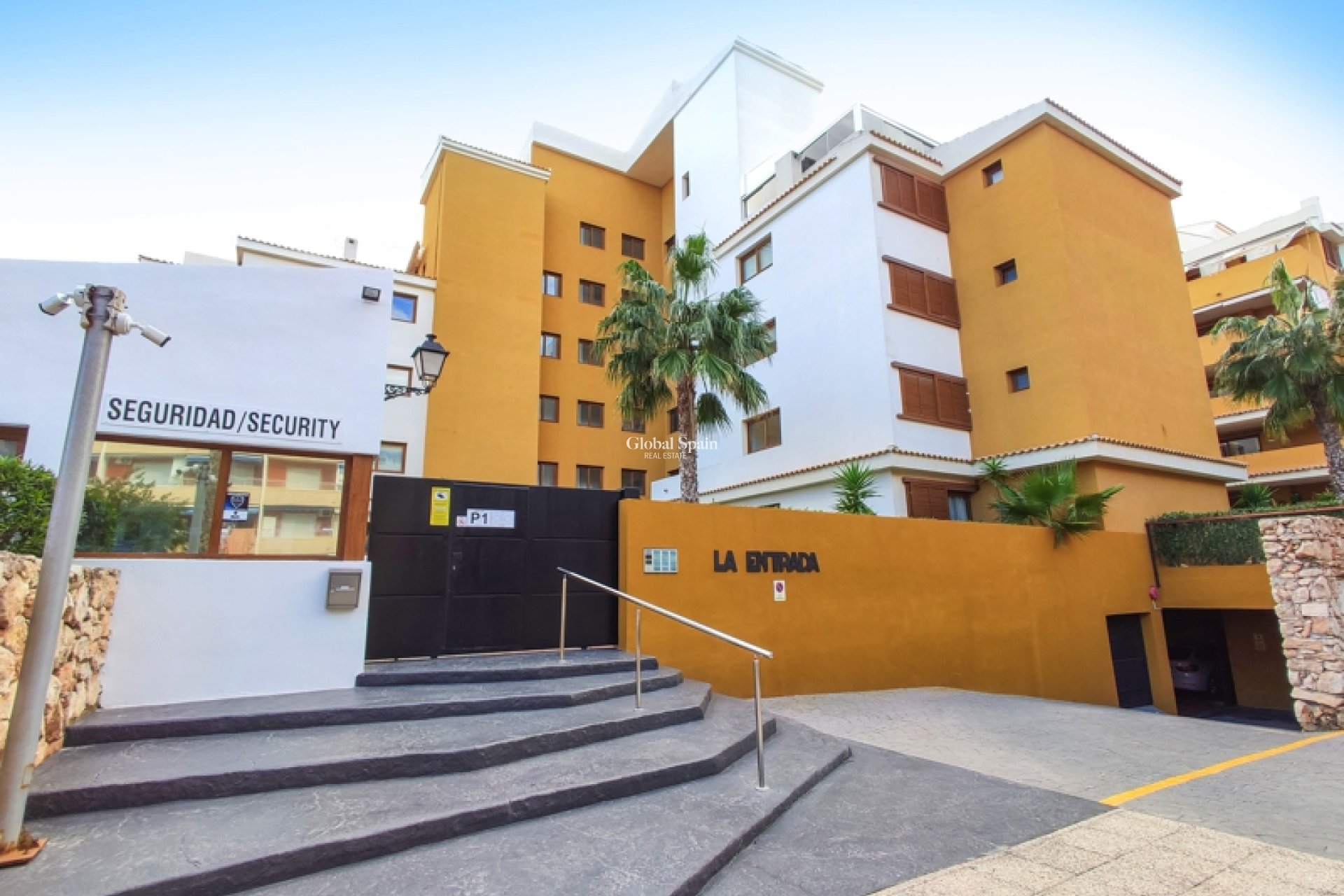 Location à court terme - Appartement -
PUNTA PRIMA - La Entrada