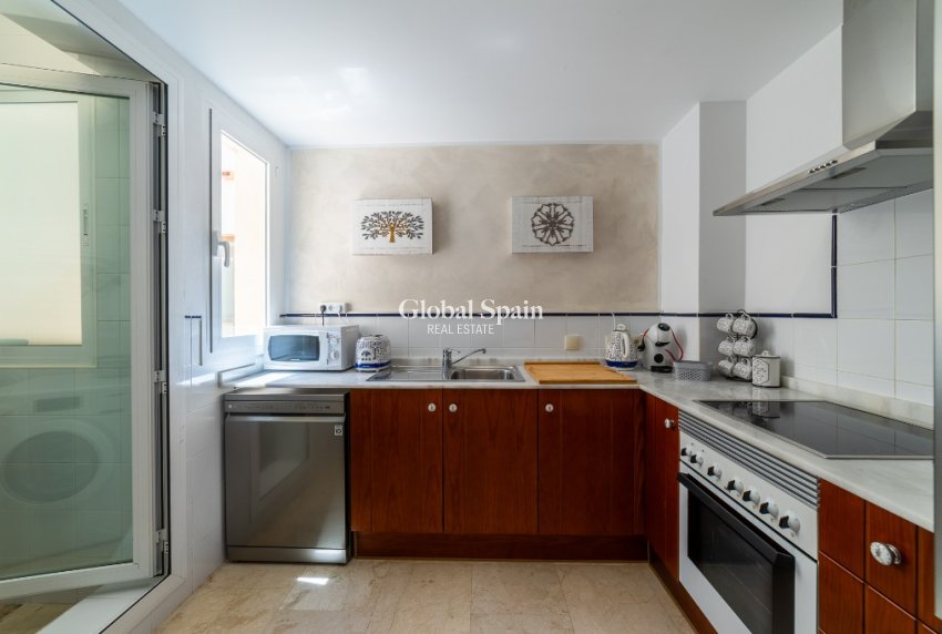 Location à court terme - Appartement -
PUNTA PRIMA - La Entrada