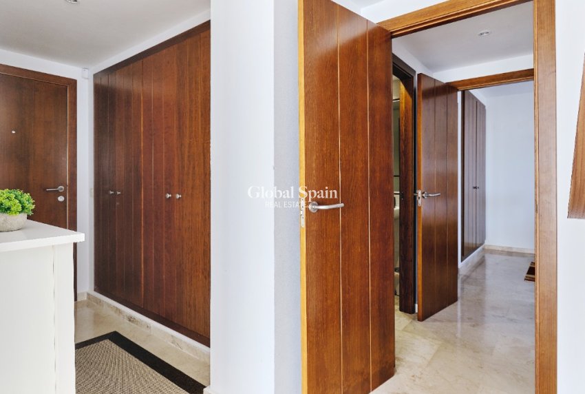 Location à court terme - Appartement -
PUNTA PRIMA - La Entrada