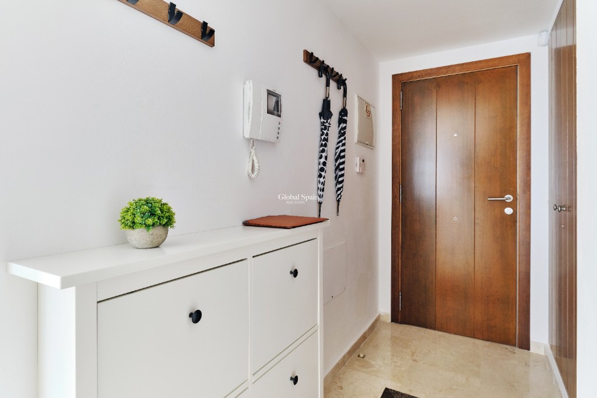 Location à court terme - Appartement -
PUNTA PRIMA - La Entrada