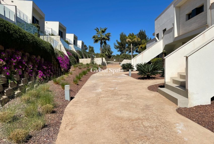 Location longue durée - APPARTEMENT -
PILAR DE LA HORADADA - Lo Romero Golf