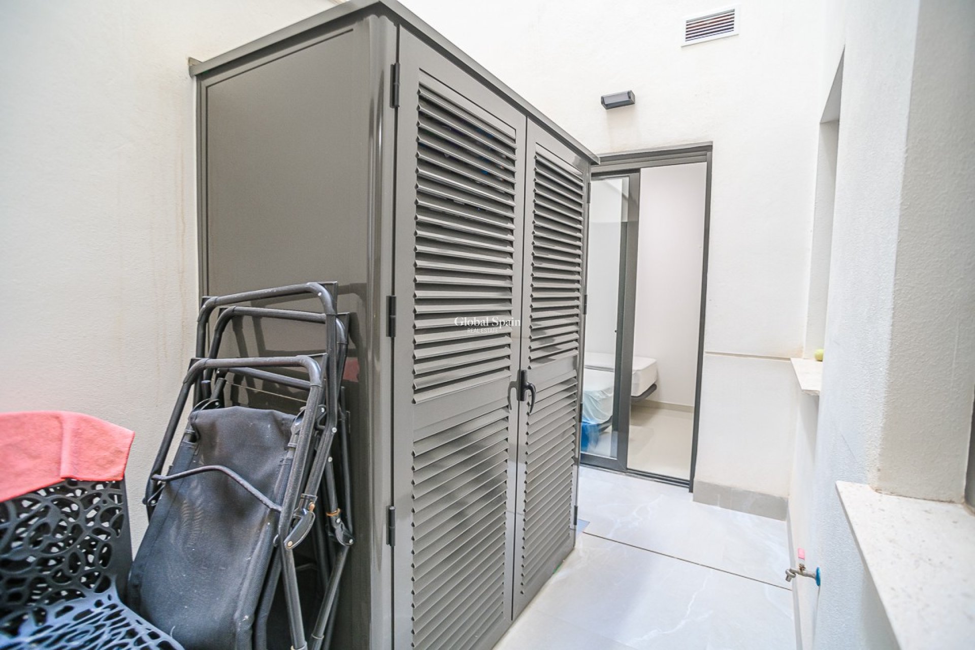 Location longue durée - APPARTEMENT -
TORREVIEJA - Torrevieja