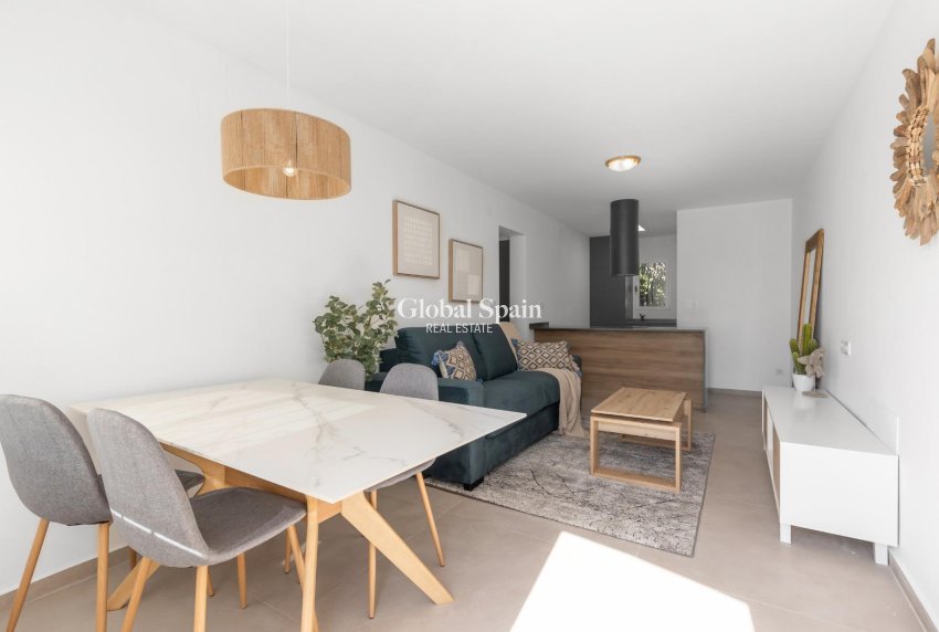 Location longue durée - APPARTEMENT -
TORREVIEJA - Zona los Frutales