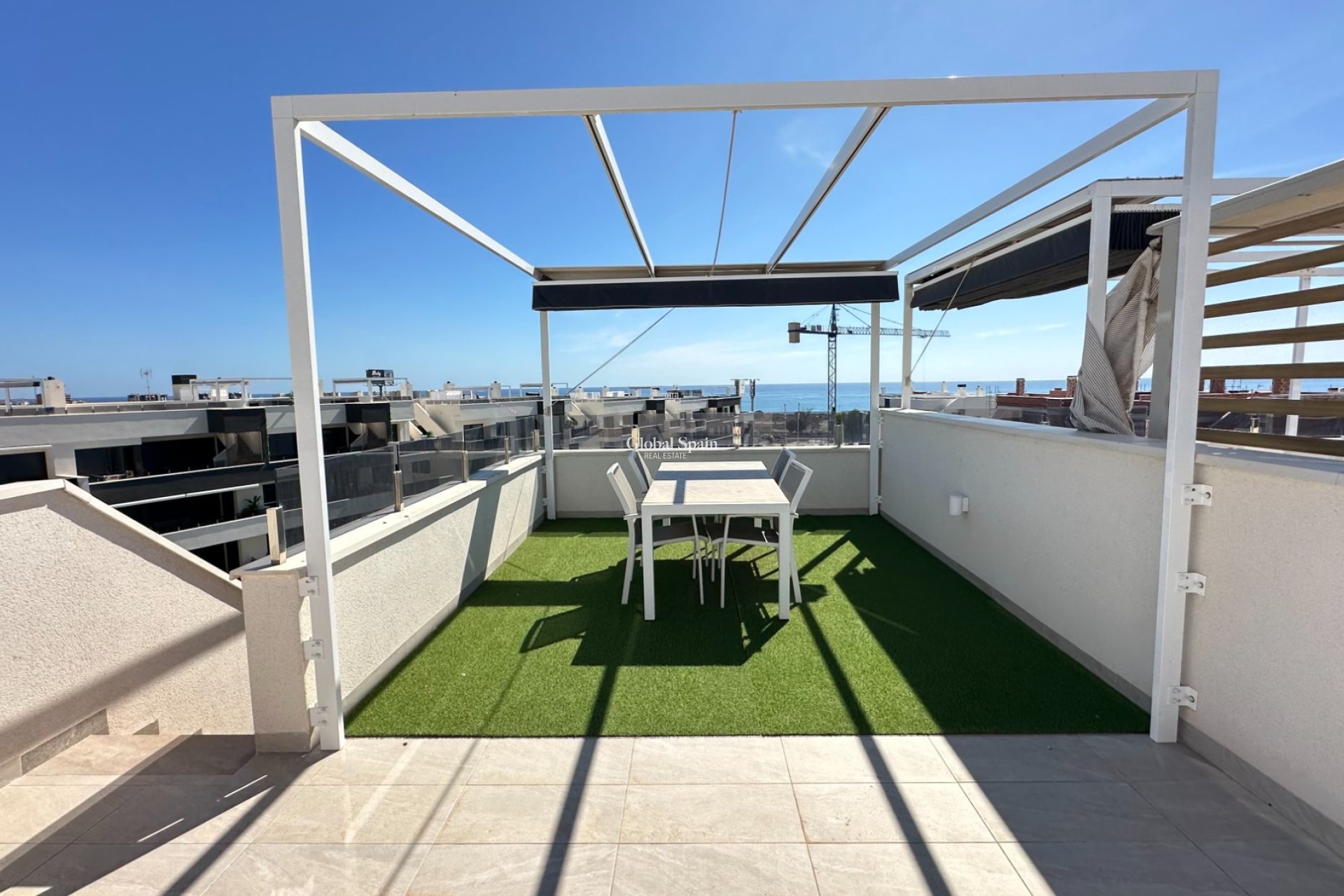 Location longue durée - Penthouse -
ORIHUELA COSTA - Playa Flamenca