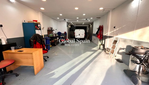 Lokaal - Wederverkoop - Benidorm -
                Levante